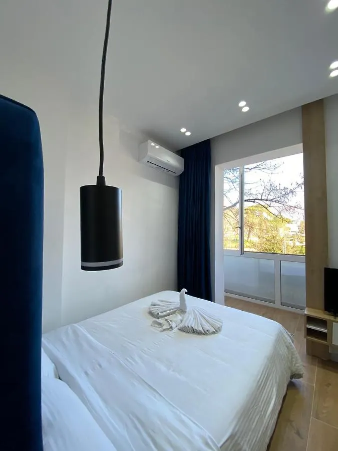 Apartament In Blloku In Front Of Taiwan 地拉那 0*,