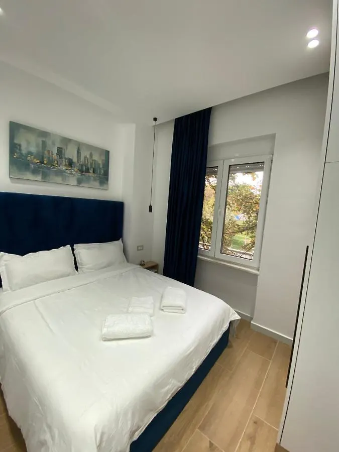 Apartament In Blloku In Front Of Taiwan Τίρανα 0*,