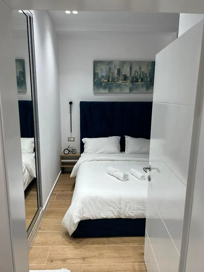 Apartament In Blloku In Front Of Taiwan 地拉那