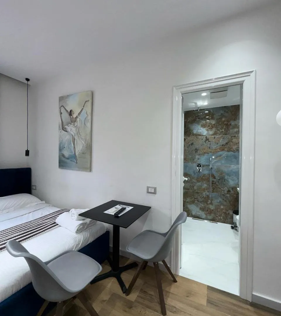 Apartament In Blloku In Front Of Taiwan 地拉那 公寓