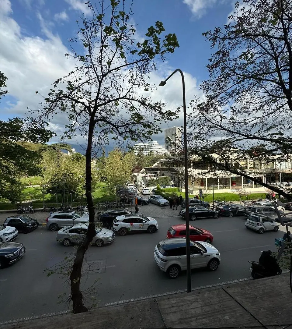 公寓 Apartament In Blloku In Front Of Taiwan 地拉那 阿尔巴尼亚